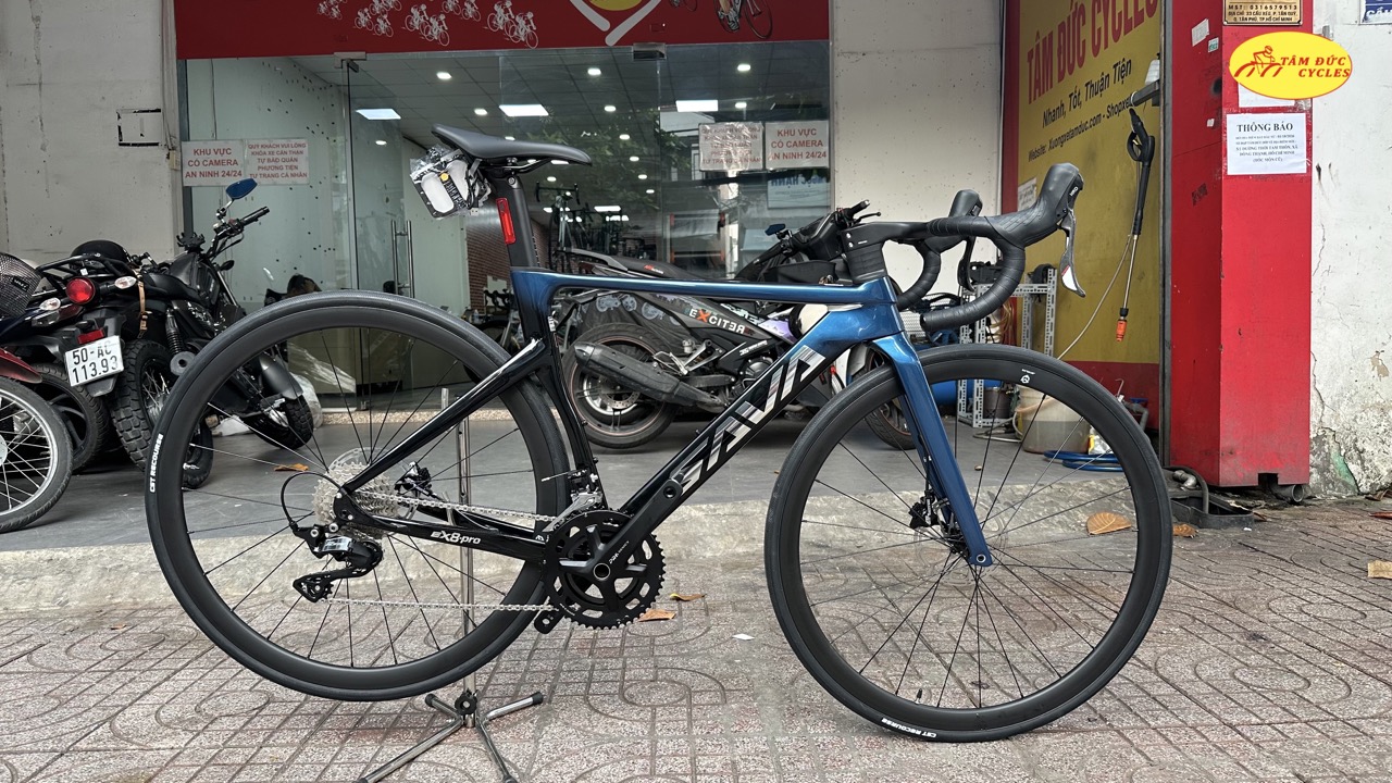 Xe đạp đua SAVA EX8 pro shimano 105r7100 2 món